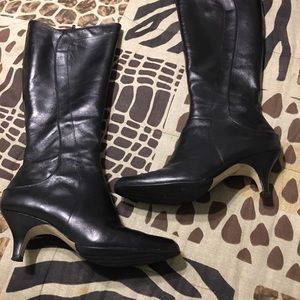 Tahari mid heel black leather boots